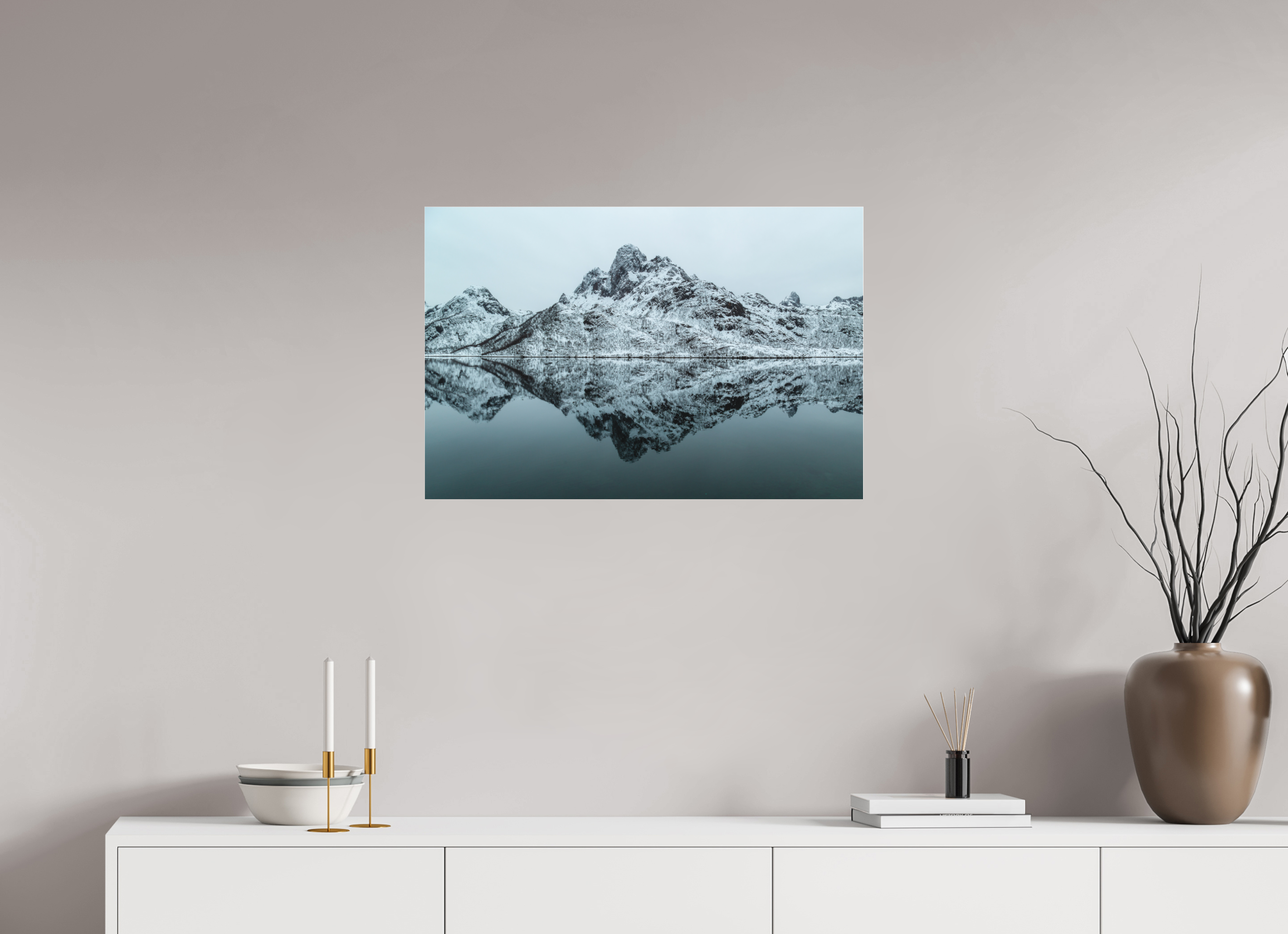 75 x 50 cm, Foto-Abzug hinter Acrylglas 3 mm matt Spiegelung der Stille – Fjordlandschaft Norwegens