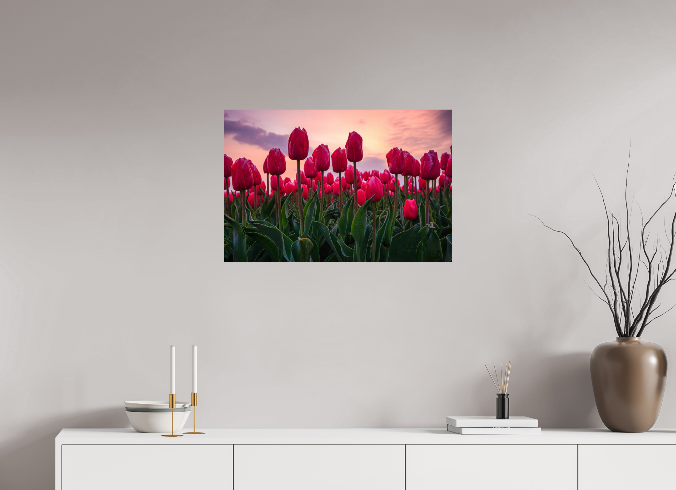 75 x 50 cm, Photo Print On Fuji Crystal DP II Glutrot am Horizont: Magie des Tulpenfelds im Abendlicht