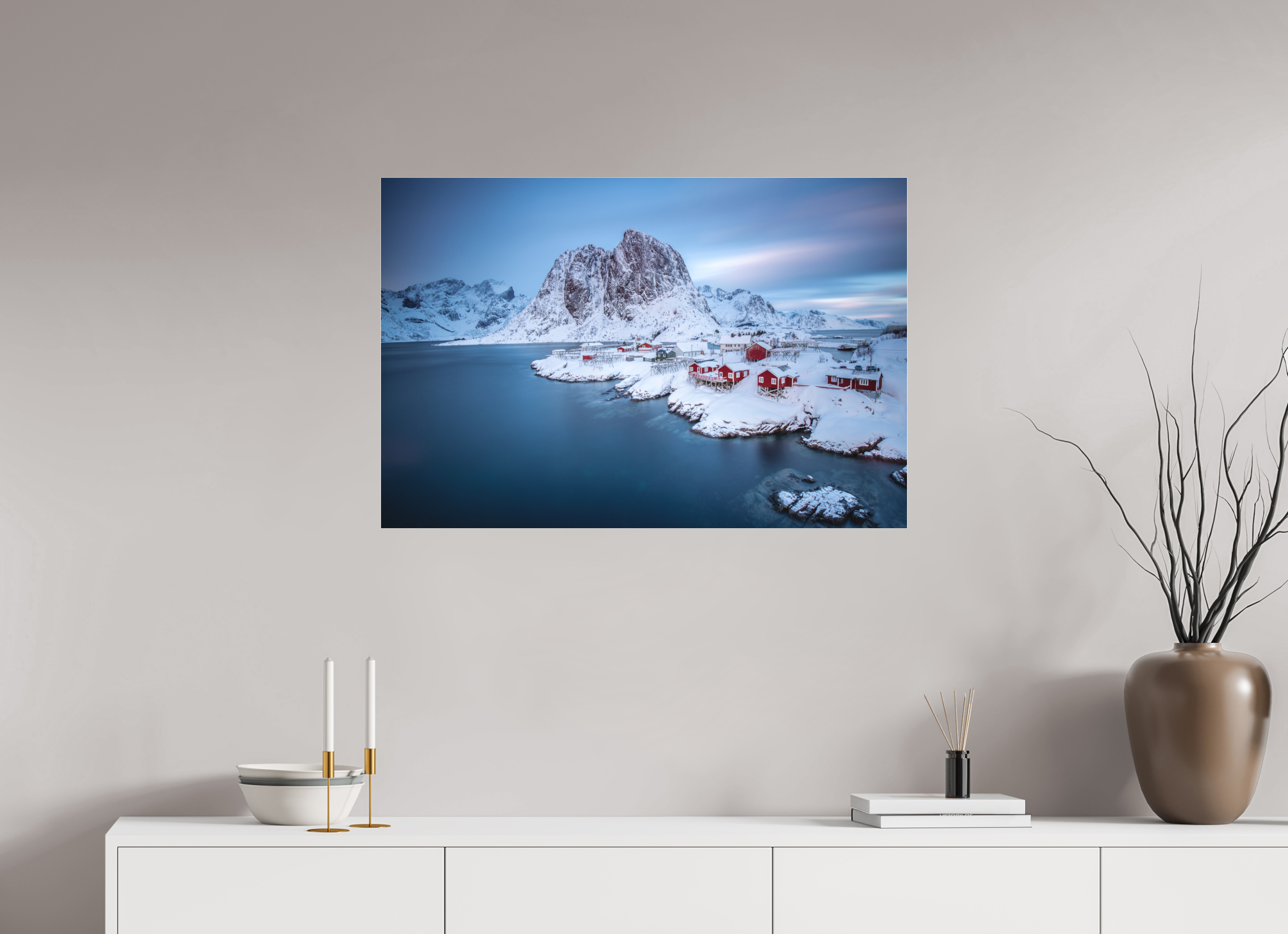 90 x 60 cm, Foto-Abzug hinter Acrylglas 3 mm matt Hamnøy - Fischerdorf auf den Lofoten im Winter