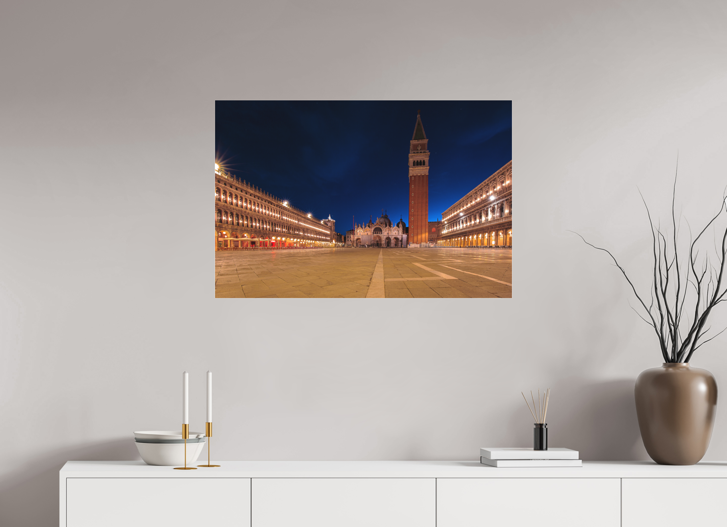 90 x 60 cm, Foto-Abzug hinter Acrylglas 3 mm matt Ruhiger Markusplatz bei Sonnenaufgang in Venedig