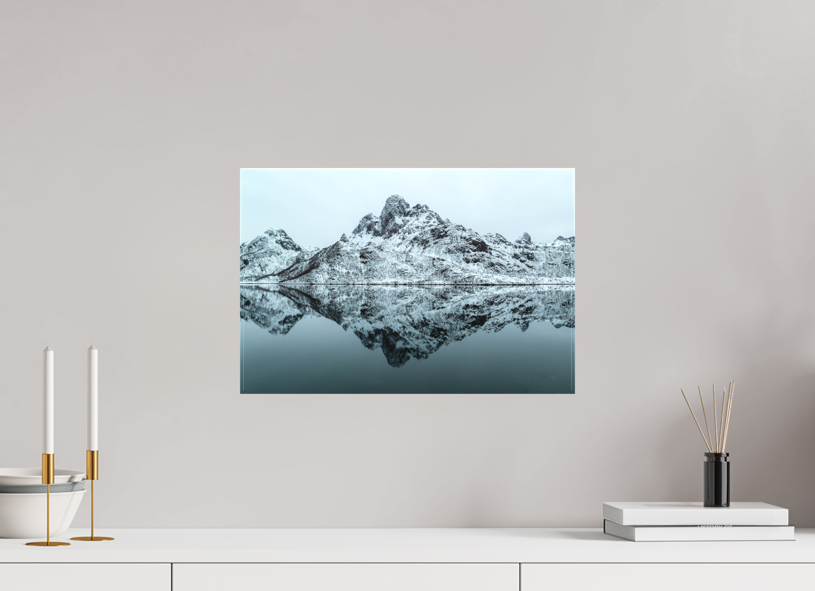 45 x 30 cm, Foto-Leinwand matt Spiegelung der Stille – Fjordlandschaft Norwegens
