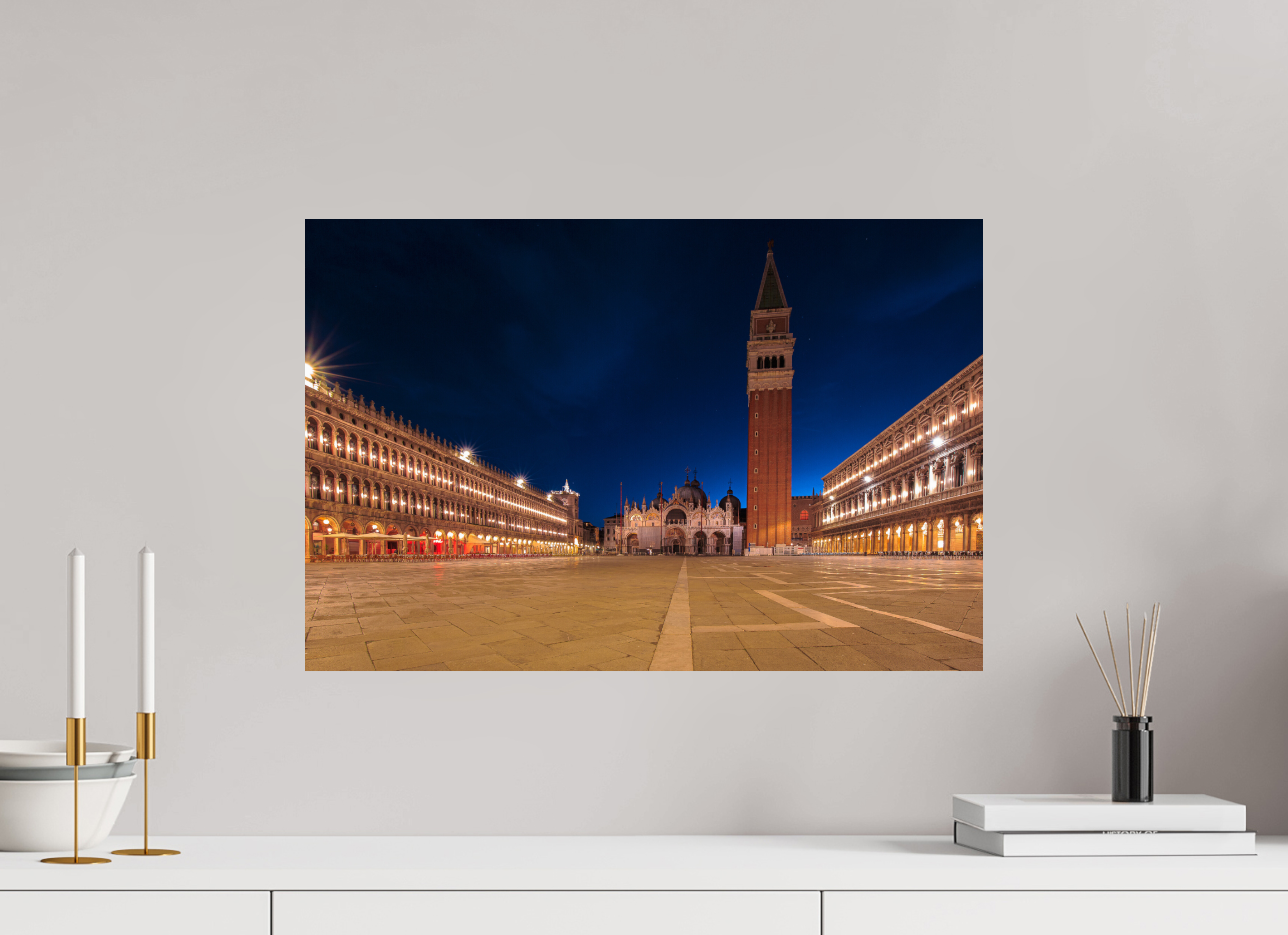 60 x 40 cm, Photo Print On Fuji Crystal DP II Ruhiger Markusplatz bei Sonnenaufgang in Venedig