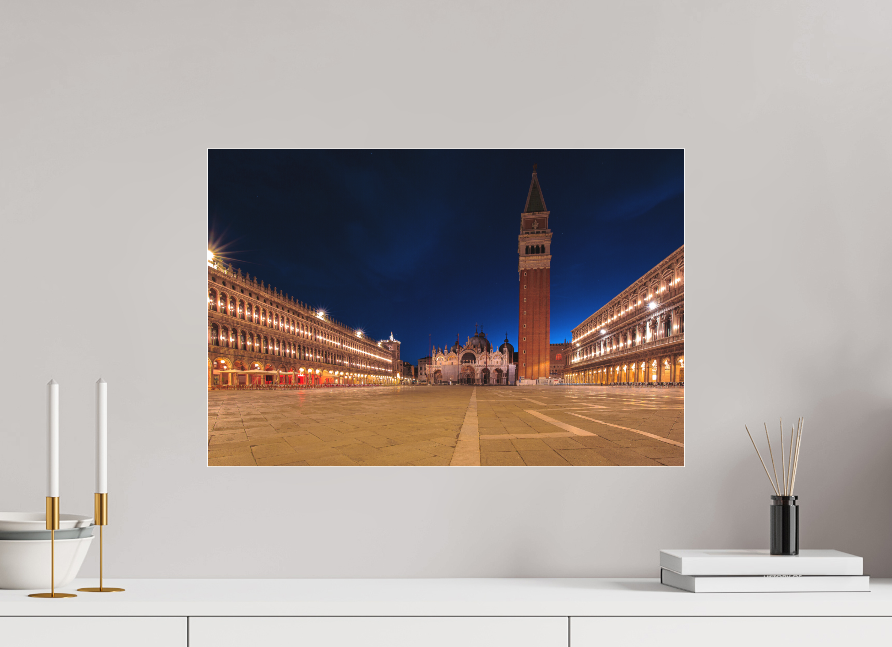 60 x 40 cm, Foto-Abzug hinter Acrylglas 3 mm matt Ruhiger Markusplatz bei Sonnenaufgang in Venedig