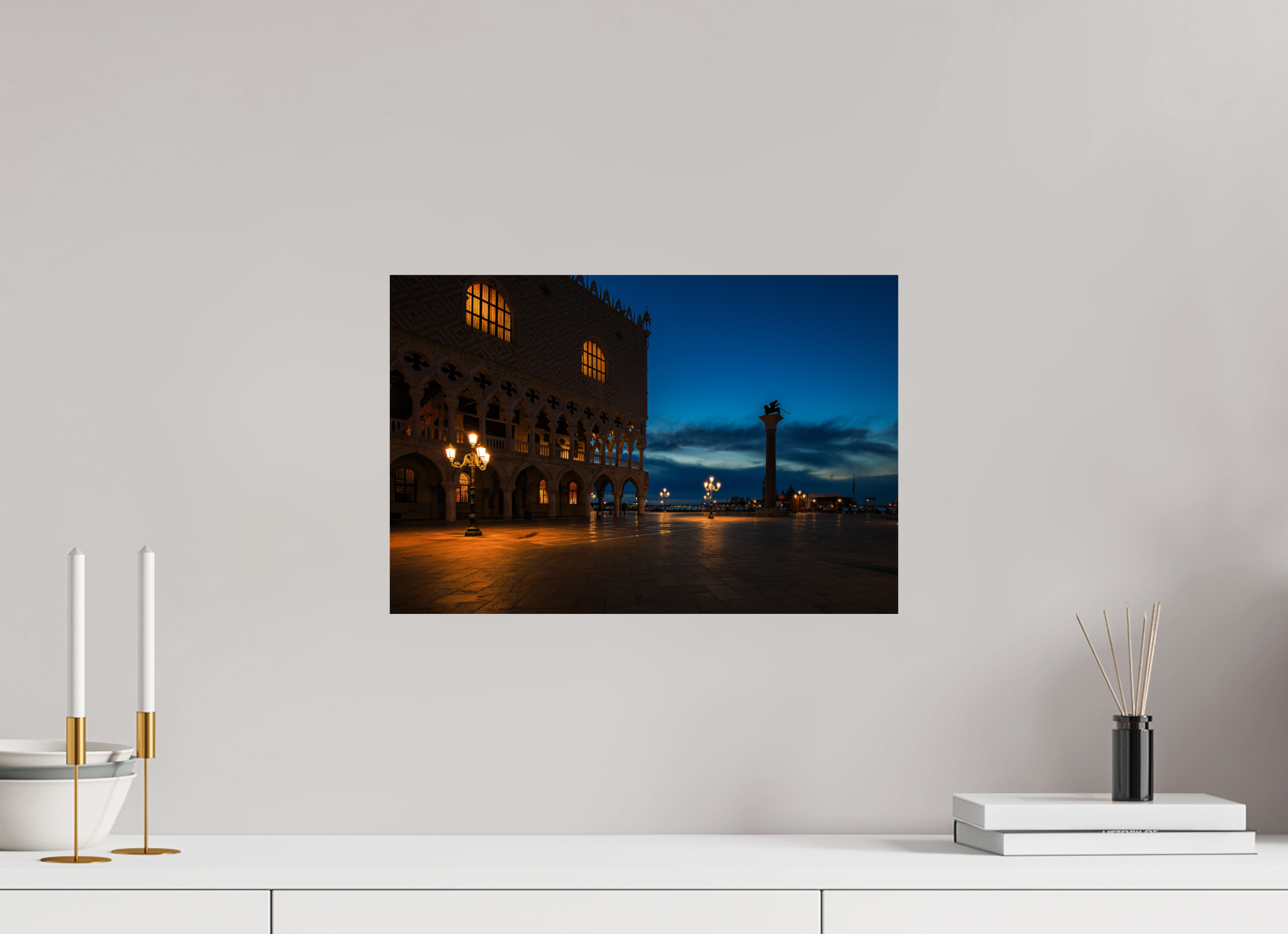 45 x 30 cm, Photo Print On Fuji Crystal DP II Dogenpalast bei Sonnenaufgang in Venedig