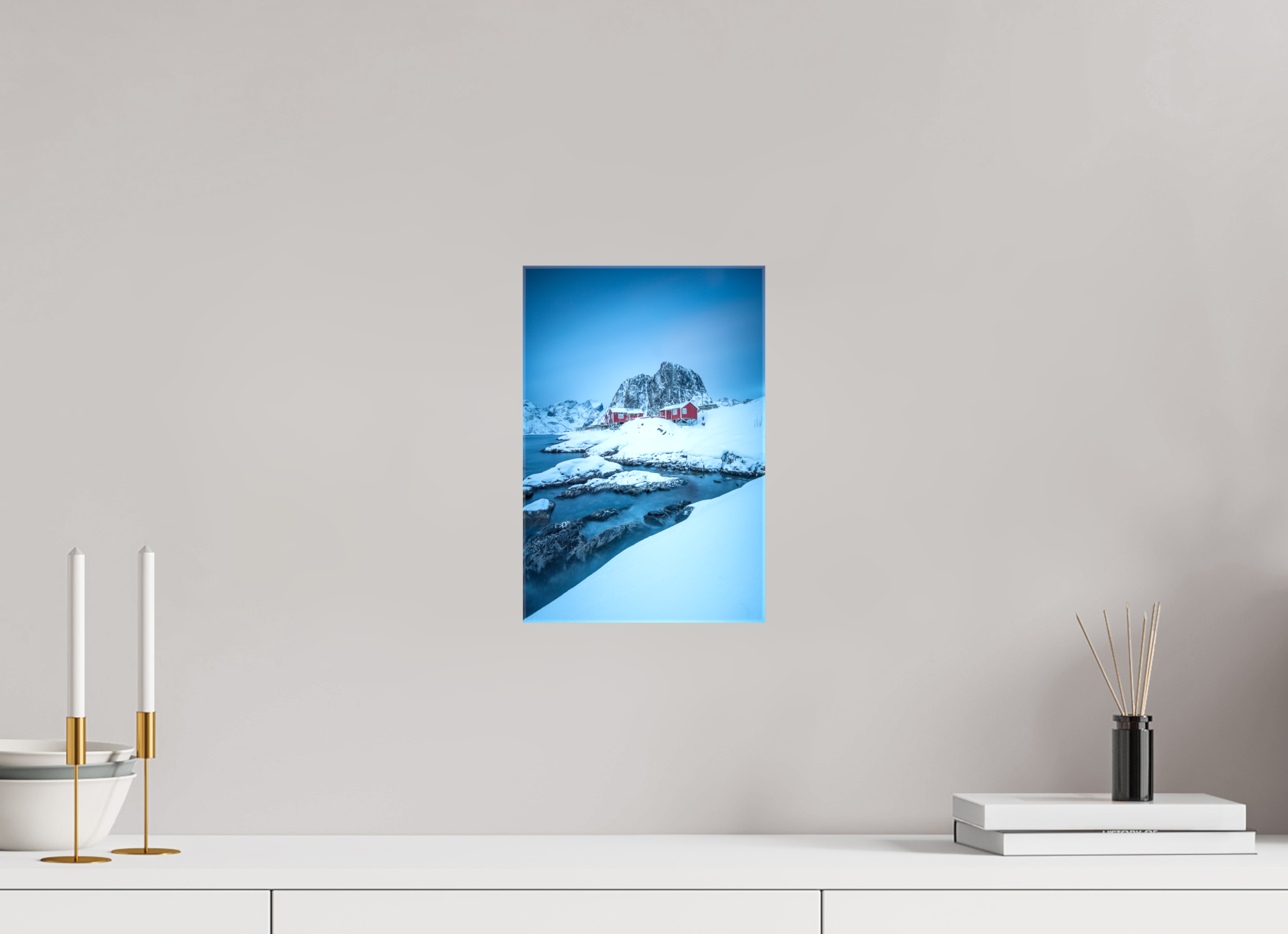 20 x 30 cm, Foto Leinwand glänzend Winterstille in Hamnøy – Felsen, Wasser und rote Häuser