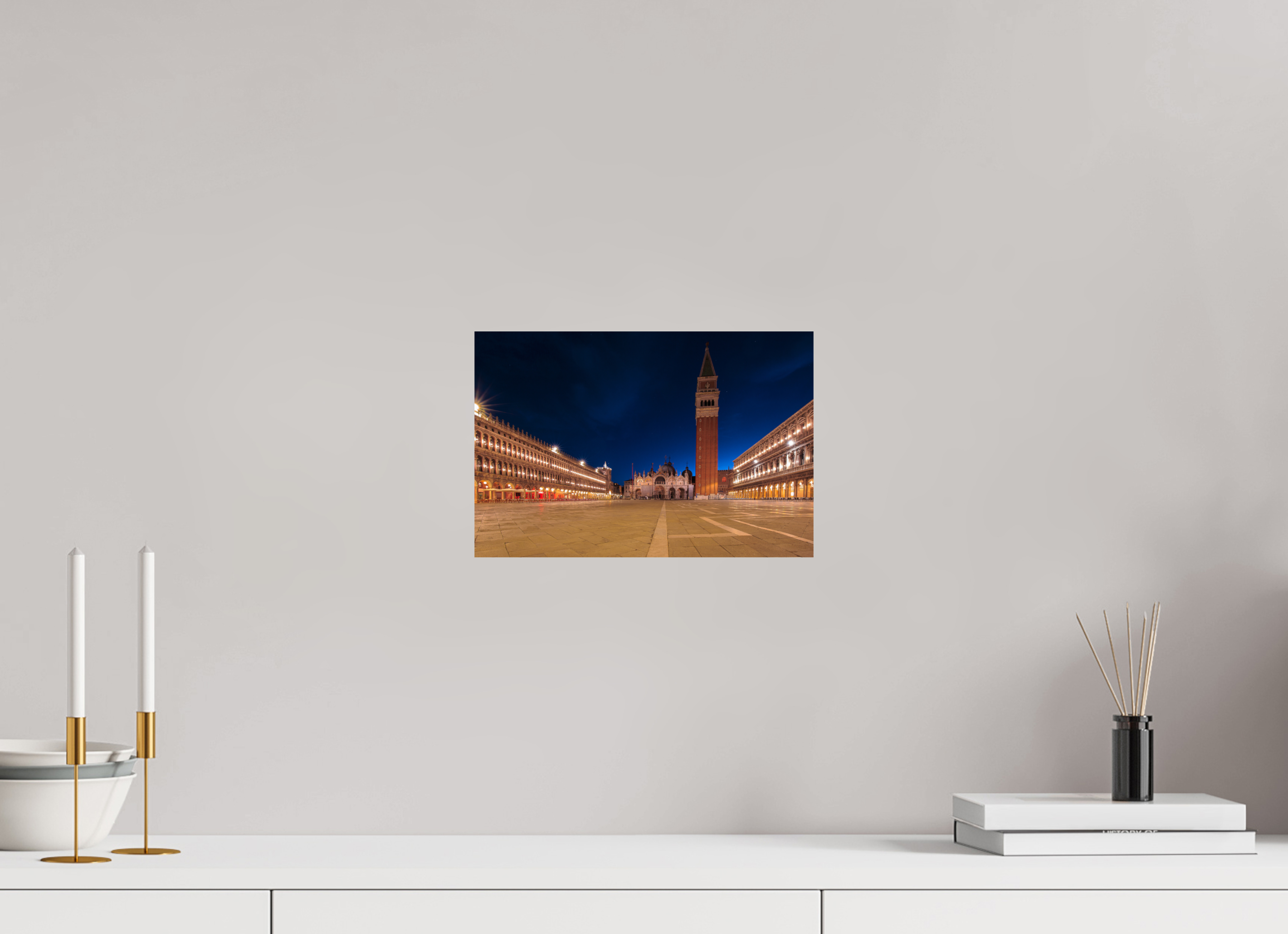 30 x 20 cm, Photo Print On Fuji Crystal DP II Ruhiger Markusplatz bei Sonnenaufgang in Venedig