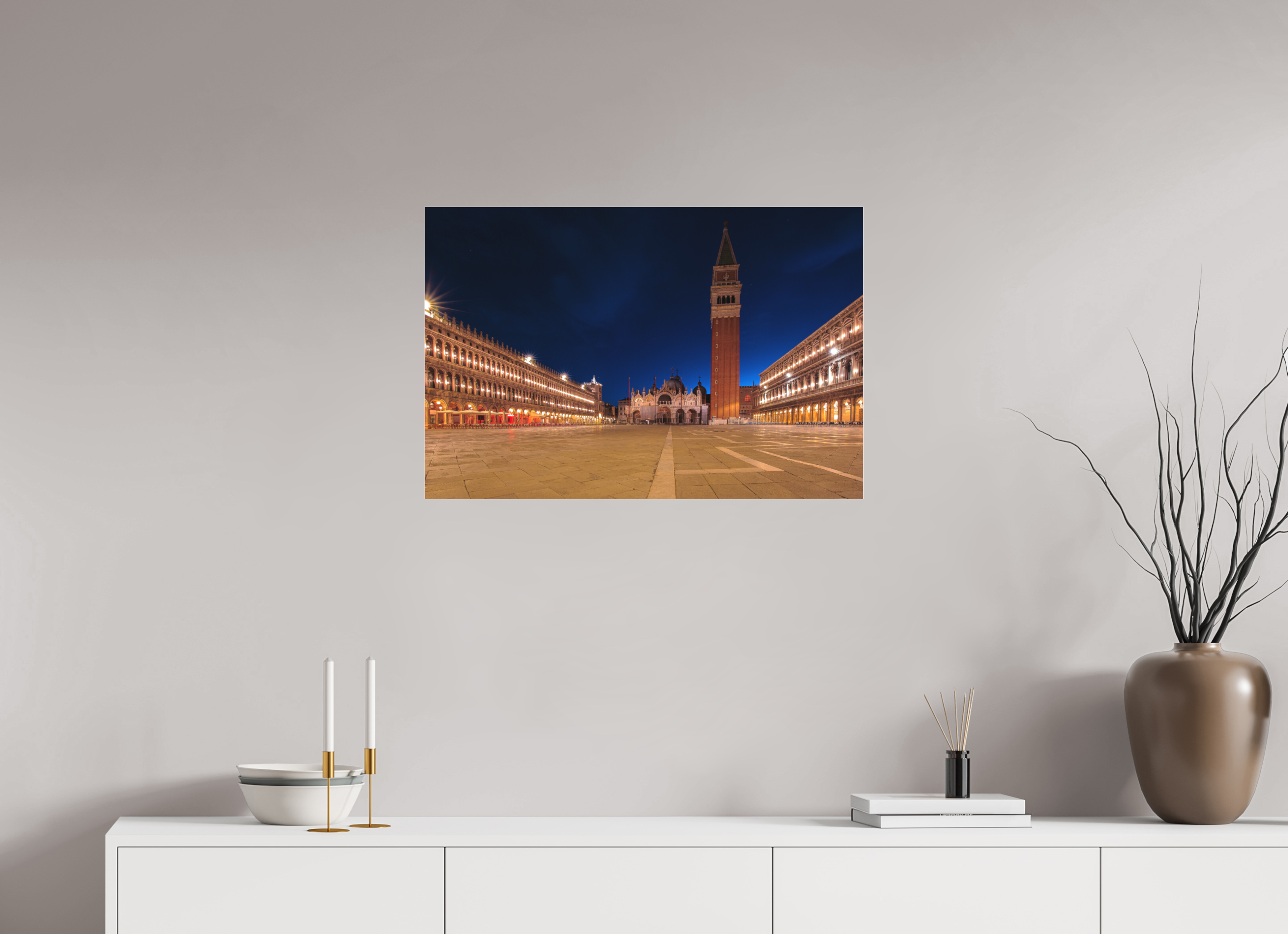 75 x 50 cm, Foto-Abzug hinter Acrylglas 3 mm matt Ruhiger Markusplatz bei Sonnenaufgang in Venedig