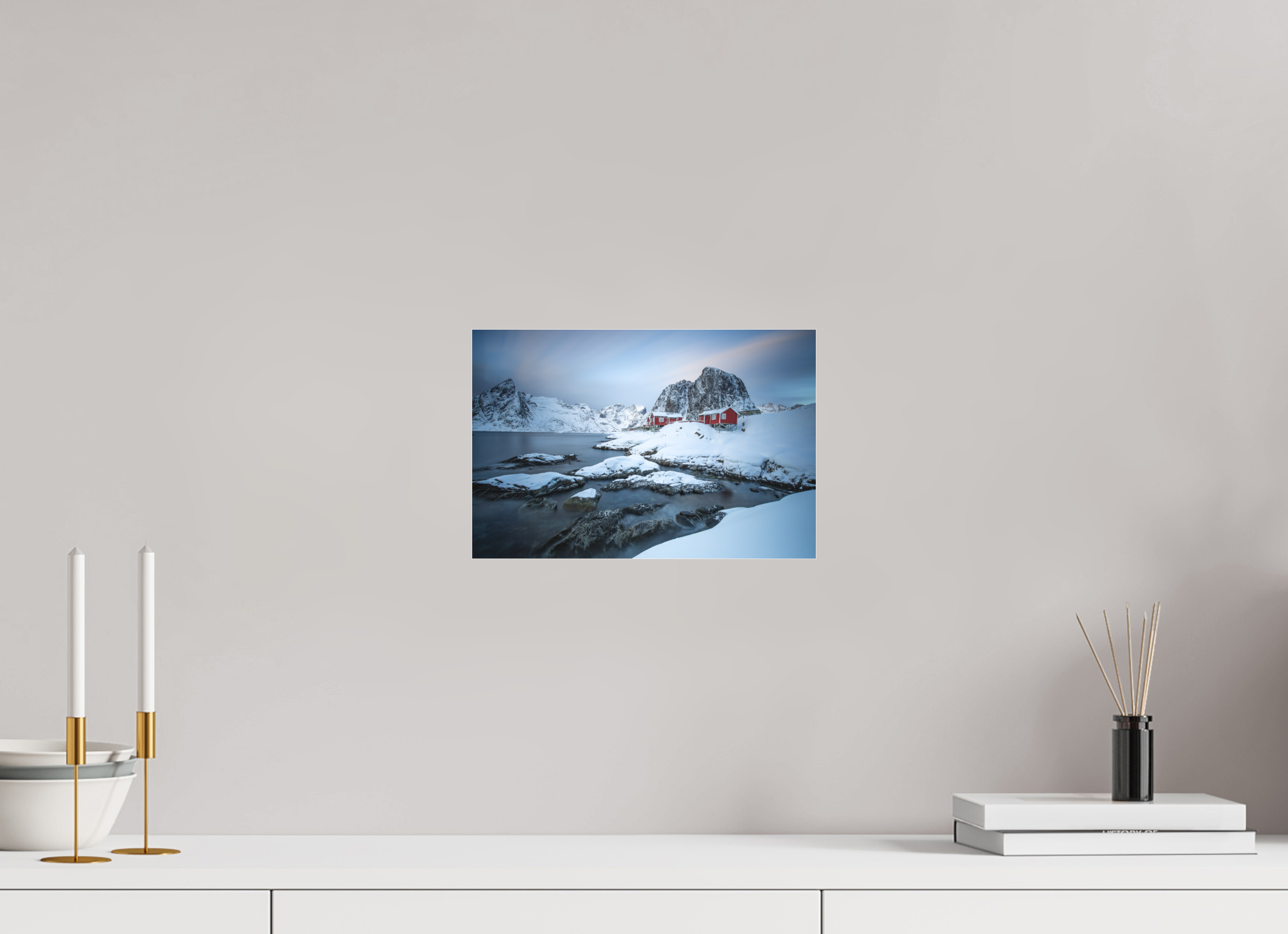 30 x 20 cm, Foto-Abzug hinter Acrylglas 3 mm matt Nordische Ruhe – Hamnøy zwischen Felsen und Fjord