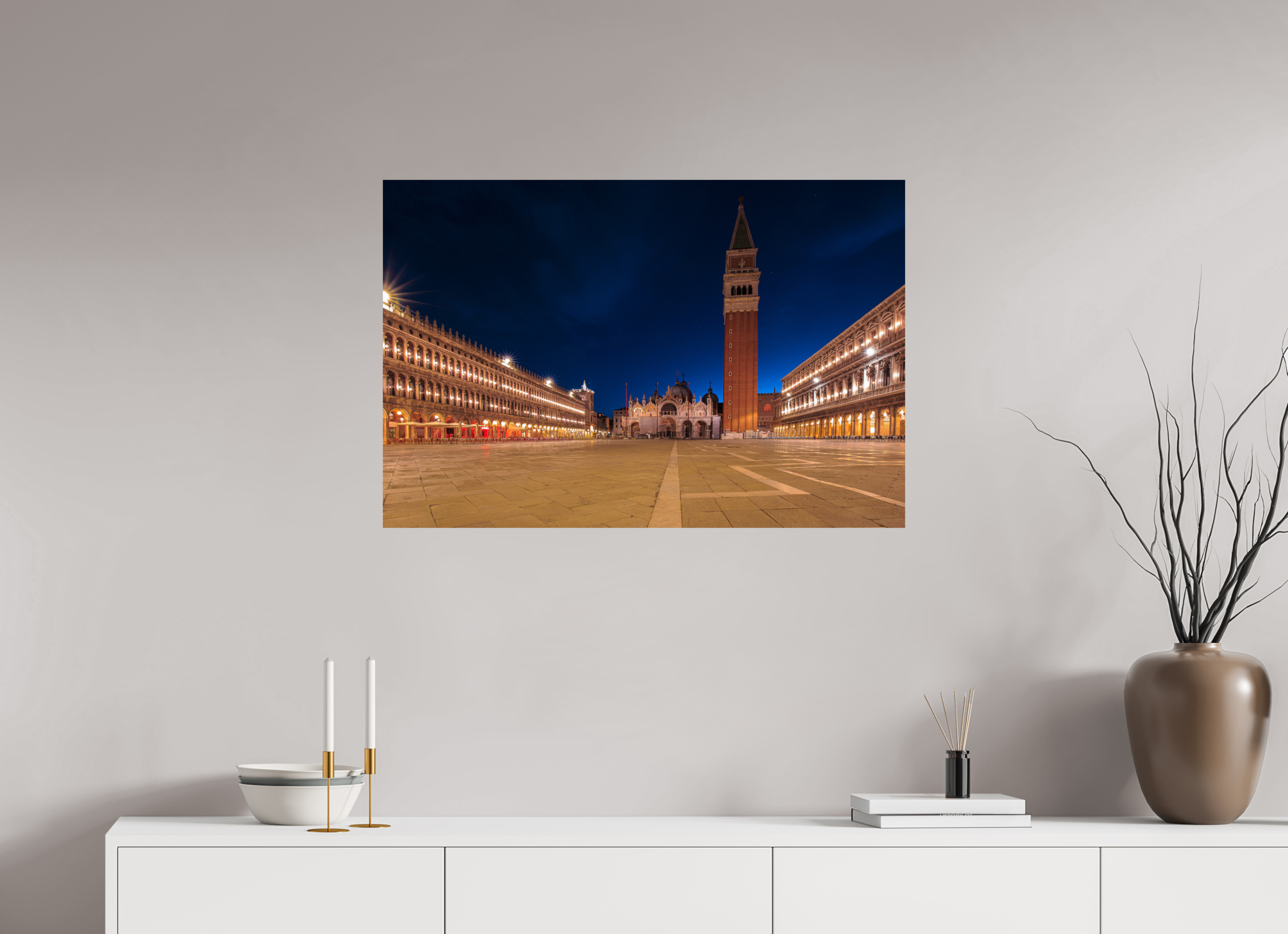 90 x 60 cm, Photo Print On Fuji Crystal DP II Ruhiger Markusplatz bei Sonnenaufgang in Venedig