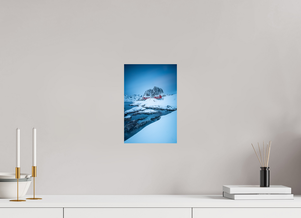 20 x 30 cm, Photo Print On Fuji Crystal DP II Winterstille in Hamnøy – Felsen, Wasser und rote Häuser