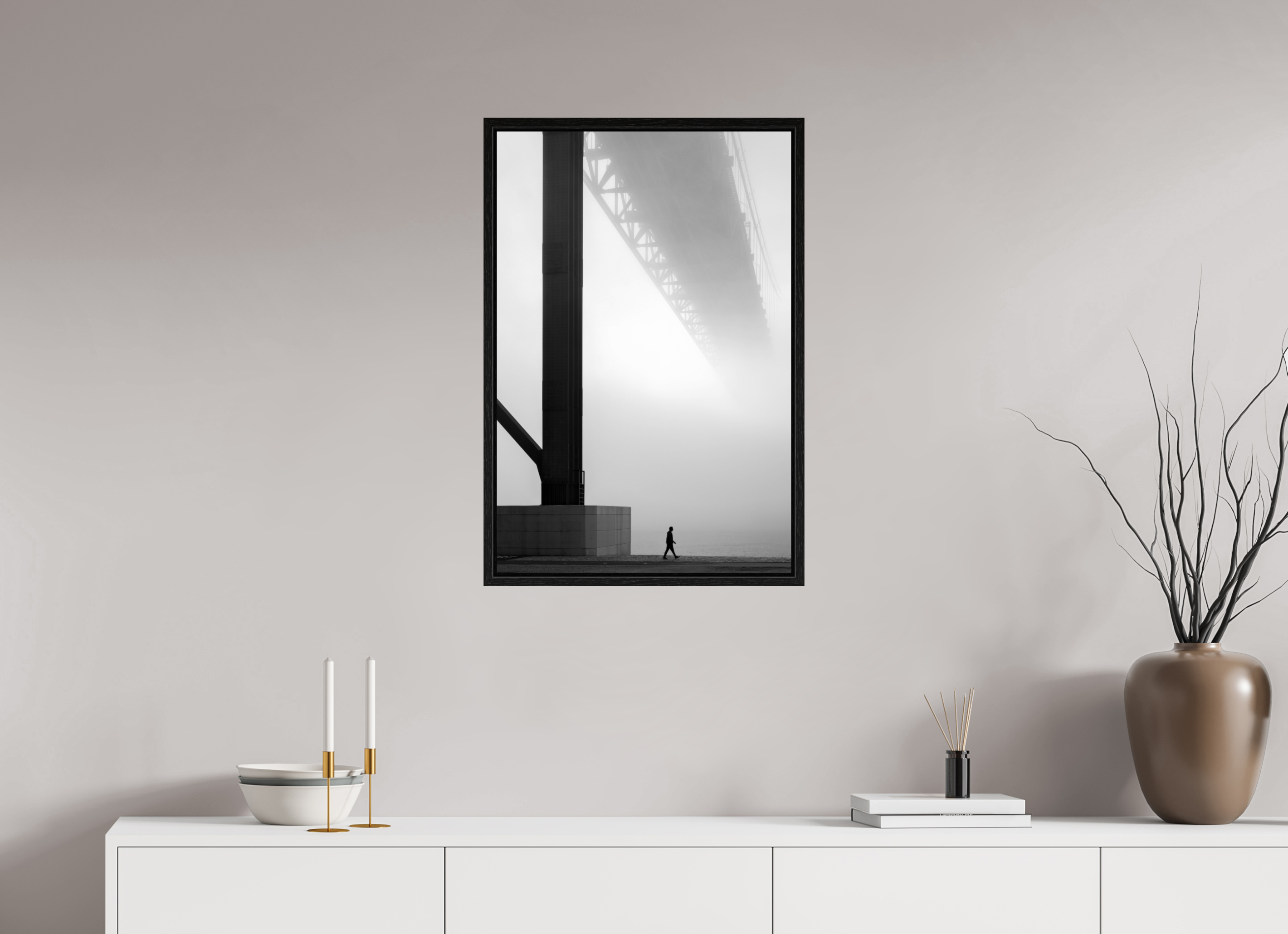 50 x 75 cm, Floater Frame Lissabon Brücke im Nebel S/W – Wandbild in Galeriequalität